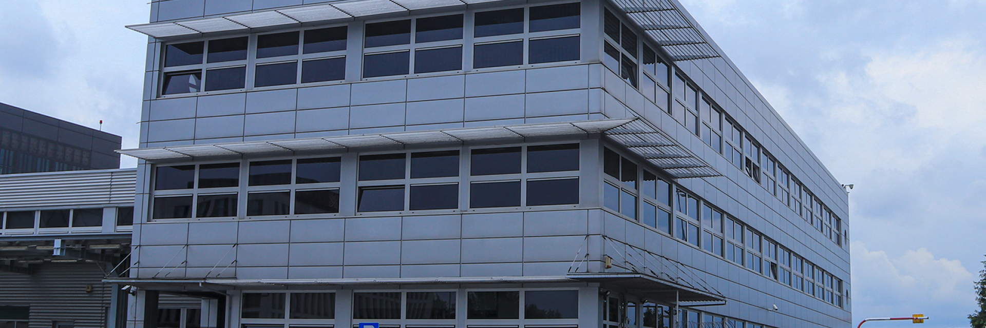 Redevelopment of the existing old Cargo Terminal building for temporary pre-boarding zone Non-Schengen departure lounges