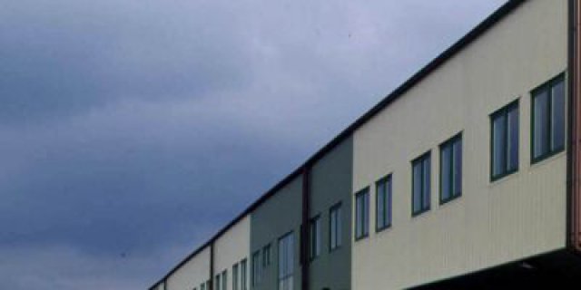 Centrum magazynowo-biurowe firmy OLMAR S.A. w Piasecznie koło Warszawy