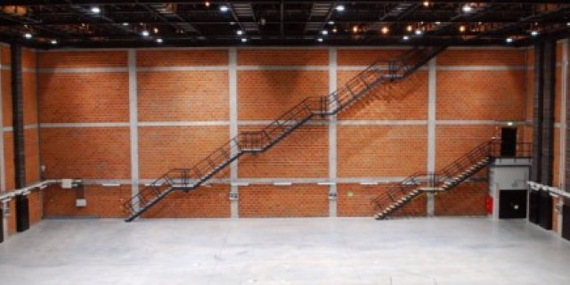 Obiekt do produkcji filmowej i telewizyjnej w Bielanach Wrocławskich