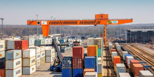 Płyta kontenerowa wraz z infrastrukturą techniczną na potrzeby 