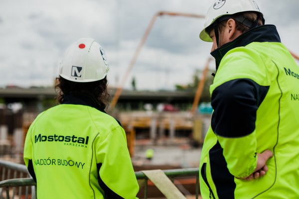 Podnoszenie poziomu bezpieczeństwa na budowach Mostostalu Warszawa