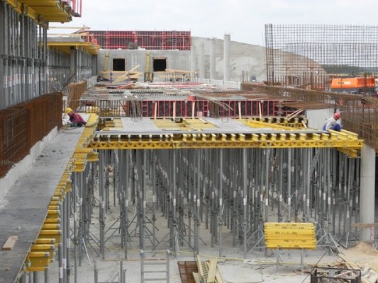 Dziennikarze zwiedzili Terminal w Modlinie