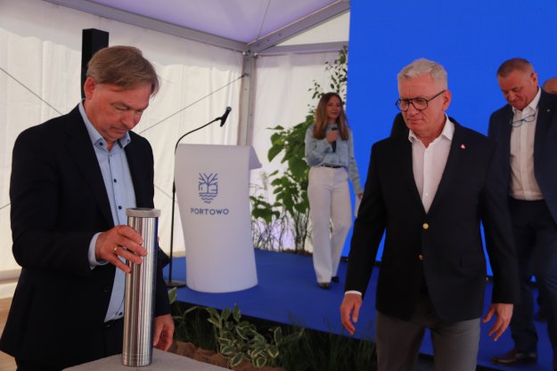 Na zdjęciu: Roger Andersson (Dyrektor Generalny Vastint Poland), Jacek Jaśkowiak (Prezydent Poznania), Jacek Szymanek (Członek Zarządu Mostostal Warszawa)