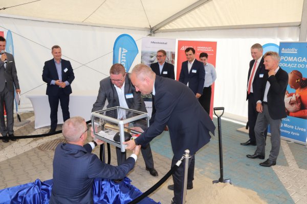 Inwestycja Autoliv w Jelczu-Laskowicach - kamień węgielny wmurowany!