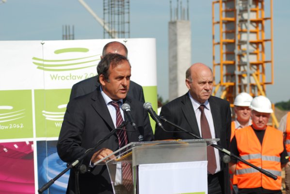 Michel Platini na budowie Mostostalu