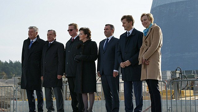 Pani Premier z kielnią