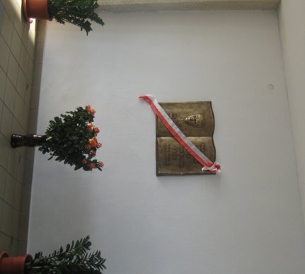 Tablica poświęcona prof. Zenonowi Wiłunowi