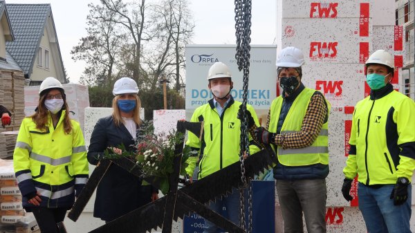 „Topping out” ceremony on the construction of a rehabilitation clinic in Warsaw!