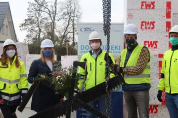 „Topping out” ceremony on the construction of a rehabilitation clinic in Warsaw!