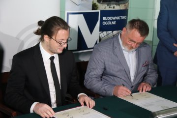 We signed the foundation act for the new AGH building