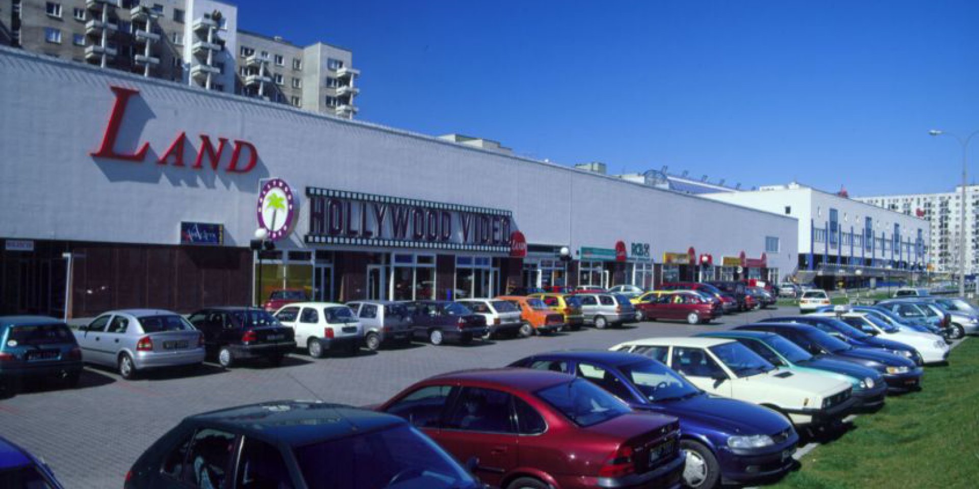 Trade and service centre