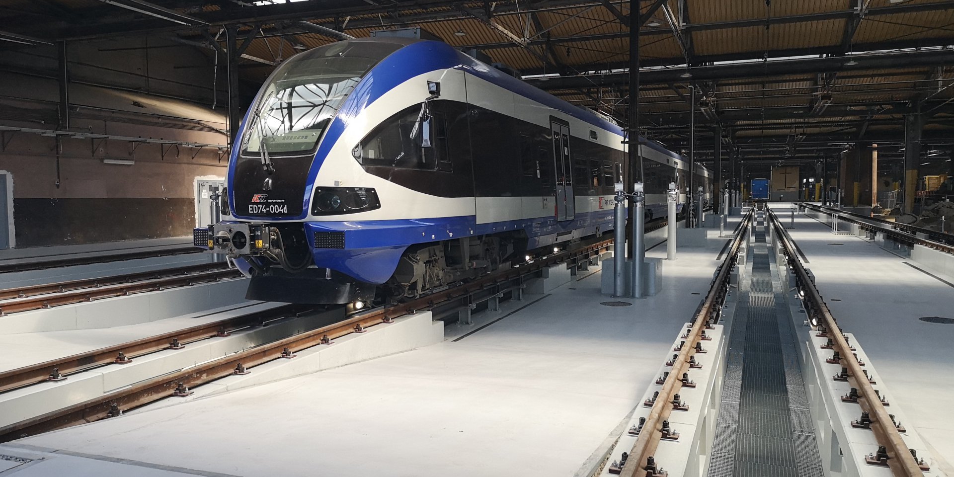 Reconstruction of channels and floors in the depot hall at Wrocław Główny railway station