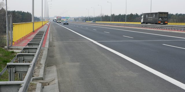 Motorway bridge MA-7 across Warta river in Poznań within A2 Motorway